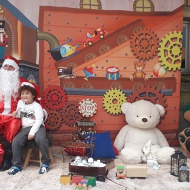 Foto 1 de Gpaci recebe cenografia natalina e ensaio fotográfico com nossas crianças.