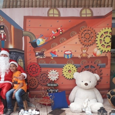Foto 1 de Gpaci recebe cenografia natalina e ensaio fotográfico com nossas crianças.