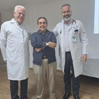 Foto 1 de Professor Dr. Luiz Almeida Marins Filho, que proferiu brilhantes palestras motivacionais.